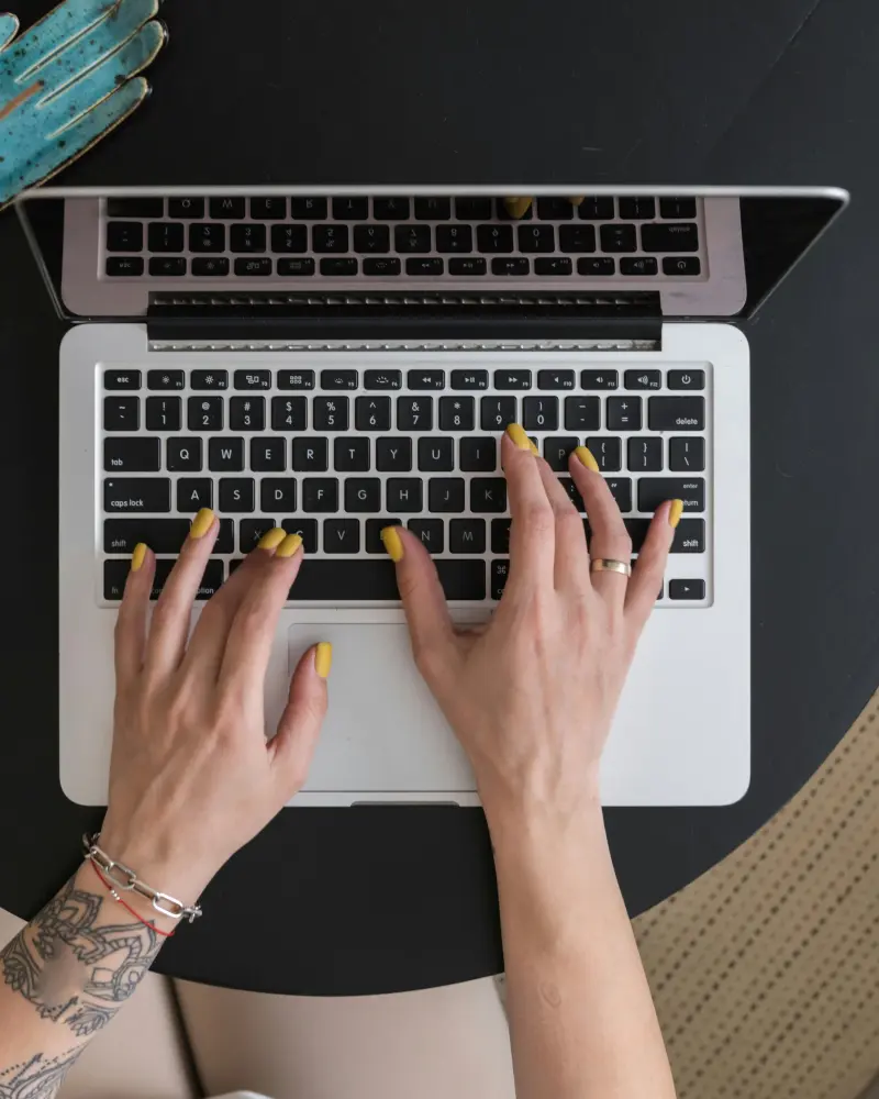 Online passport application India laptop par