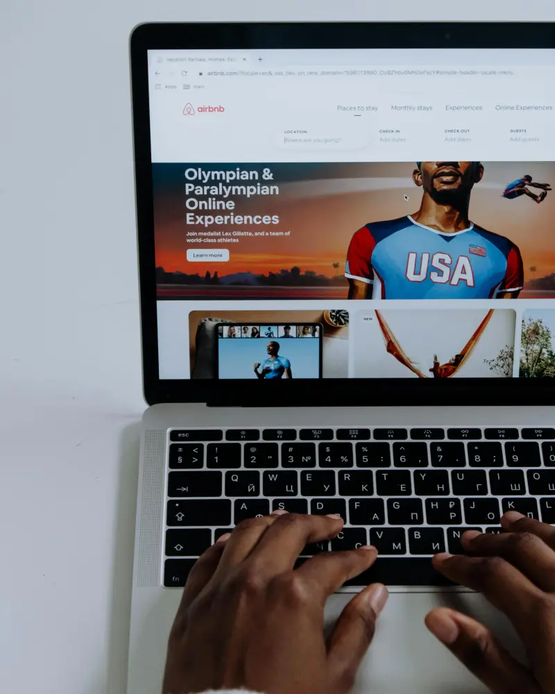 Visa application online India laptop